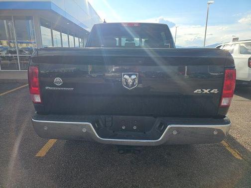 Brilliant Black Crystal Pearlcoat 2016 RAM 1500 Outdoorsman