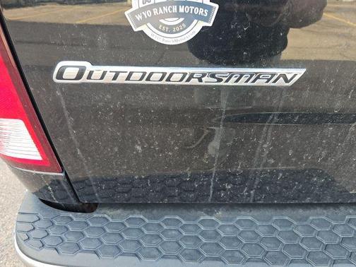 Brilliant Black Crystal Pearlcoat 2016 RAM 1500 Outdoorsman