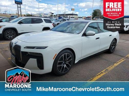 Alpine White 2023 BMW 740 i