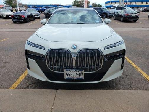 Alpine White 2023 BMW 740 i