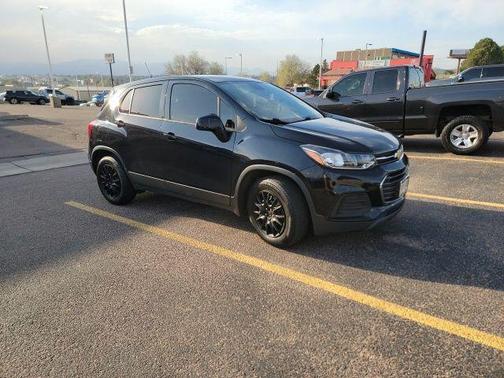 Mosaic Black Metallic 2017 Chevrolet Trax LS