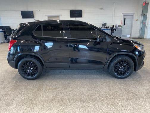 Mosaic Black Metallic 2017 Chevrolet Trax LS