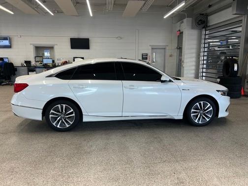 Platinum White Pearl 2022 Honda Accord Hybrid EX-L