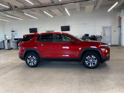Radiant Red Tintcoat 2025 Chevrolet Equinox 1LT