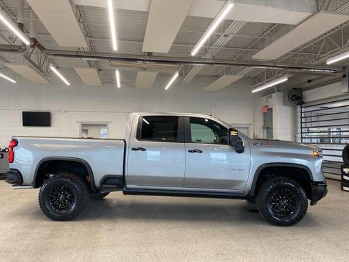 Sterling Gray Metallic 2026 Chevrolet Silverado 2500 Crew Cab, Standard Bed, XR2, 4WD