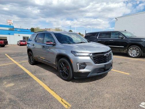 Sterling Gray Metallic 2023 Chevrolet Traverse Premier