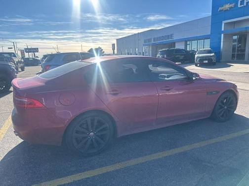 2017 Jaguar XE 35t R-Sport