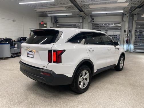 2023 Kia Sorento LX
