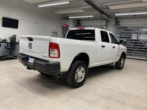 2022 RAM 2500 Tradesman Crew Cab 4x4 6'4' Box