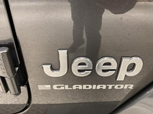 2023 Jeep Gladiator Overland