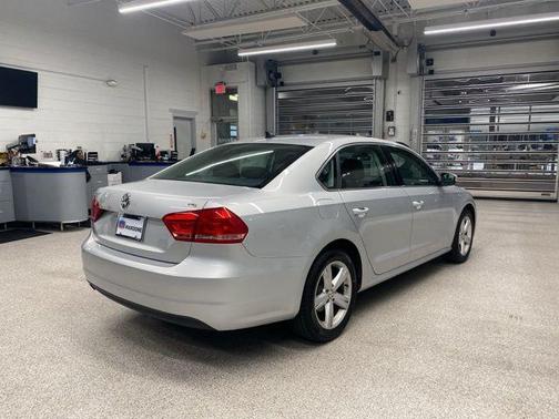 2015 Volkswagen Passat 1.8T Limited Edition