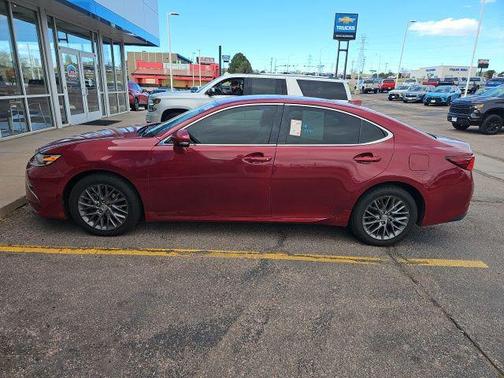 Red 2018 Lexus ES 350 Base