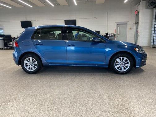 Silk Blue Metallic 2019 Volkswagen Golf 1.4T S