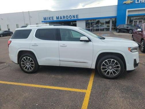 2022 GMC Acadia Denali