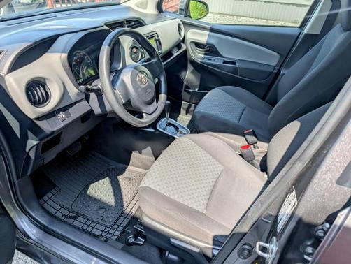 2016 Toyota Yaris L