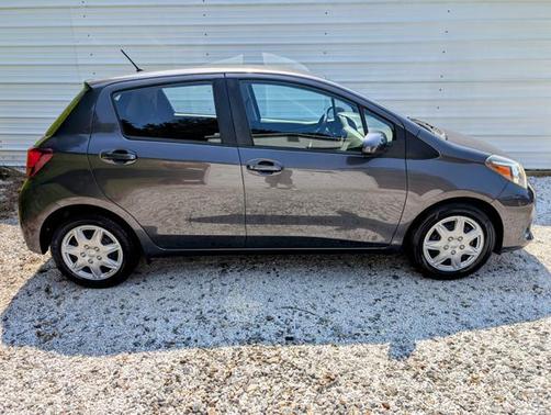 2016 Toyota Yaris L