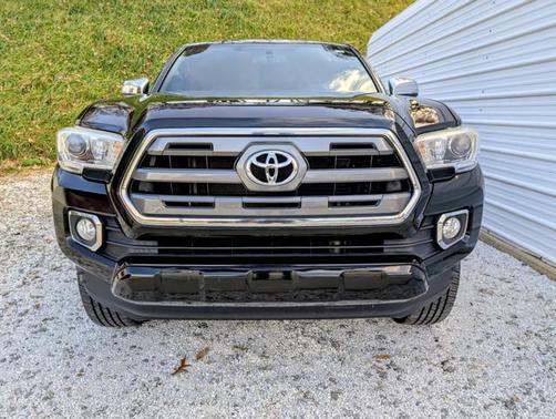 2017 Toyota Tacoma Limited