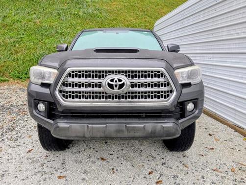 2016 Toyota Tacoma TRD Sport