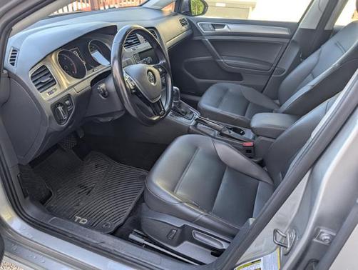 2015 Volkswagen Golf SportWagen TDI S 4-Door