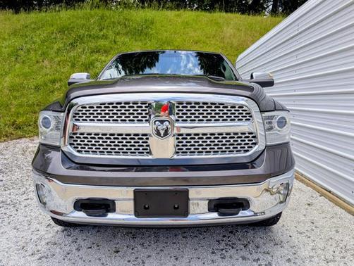 Granite Crystal Metallic Clearcoat 2018 RAM 1500 Laramie