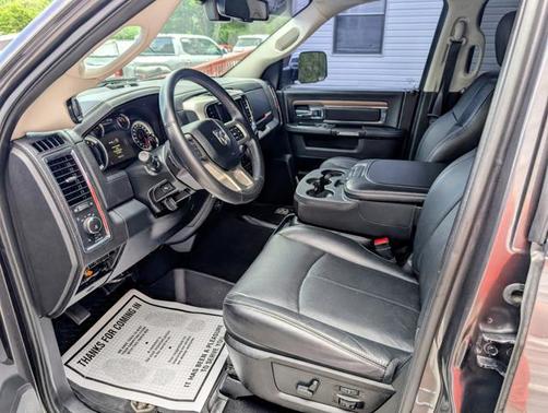 Granite Crystal Metallic Clearcoat 2018 RAM 1500 Laramie