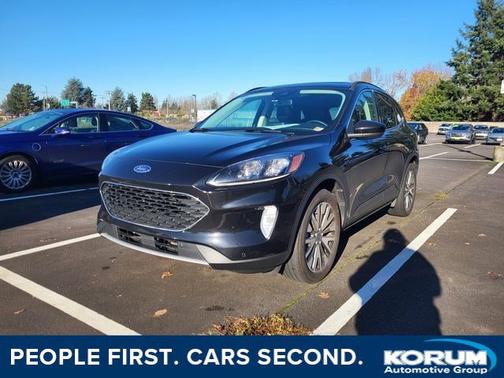 2022 Ford Escape TITANIUM