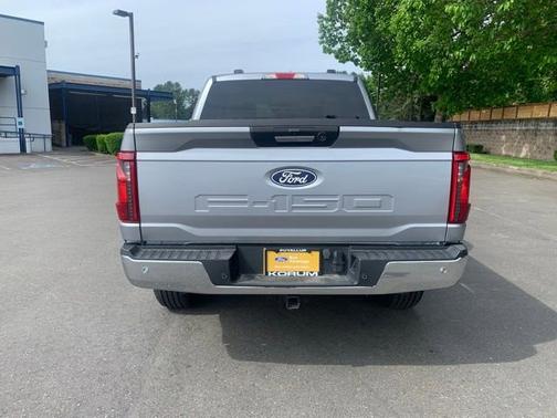 ICONIC SILVER METALLIC 2024 Ford F-150 XLT