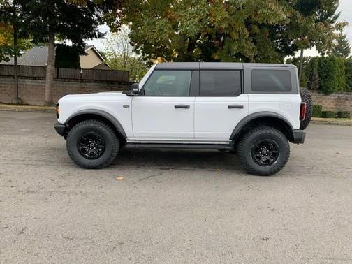 2024 Ford Bronco WILDTRAK