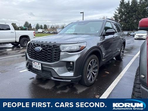 2025 Ford Explorer ST-LINE