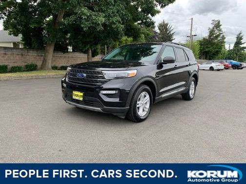 AGATE BLACK METALLIC 2024 Ford Explorer XLT
