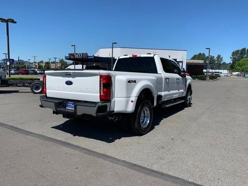 2025 Ford F-350 LARIAT SUPER DUTY