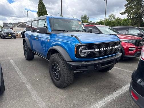 VELOCITY BLUE METALLIC 2025 Ford Bronco BADLANDS