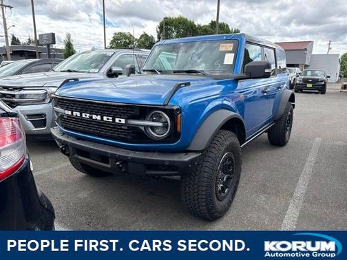 VELOCITY BLUE METALLIC 2025 Ford Bronco BADLANDS
