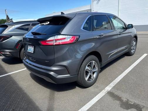 CARBONIZED GRAY 2022 Ford Edge SEL