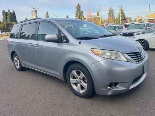 2011 Toyota Sienna LE