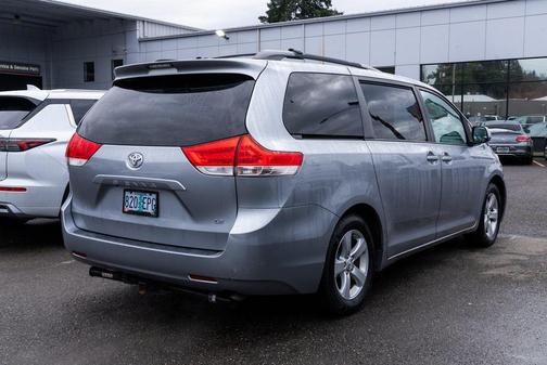 2011 Toyota Sienna LE
