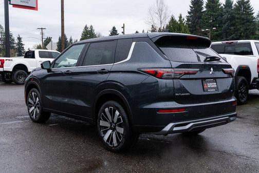 Graphite Gray 2026 Mitsubishi Outlander SE 1.5T S-AWC