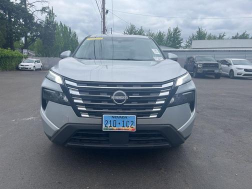 Brilliant Silver Metallic 2025 Nissan Rogue SV