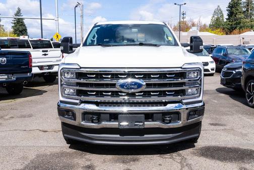 Oxford White 2024 Ford F-250 Lariat