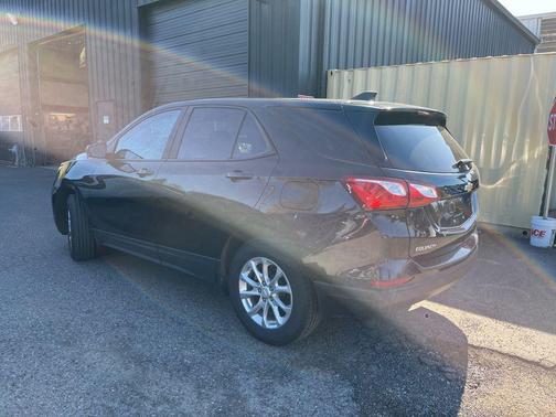 Mosaic Black Metallic 2021 Chevrolet Equinox LS