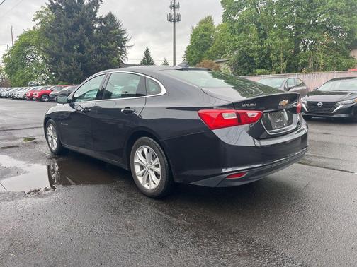 Dark Ash Metallic 2023 Chevrolet Malibu FWD 1LT