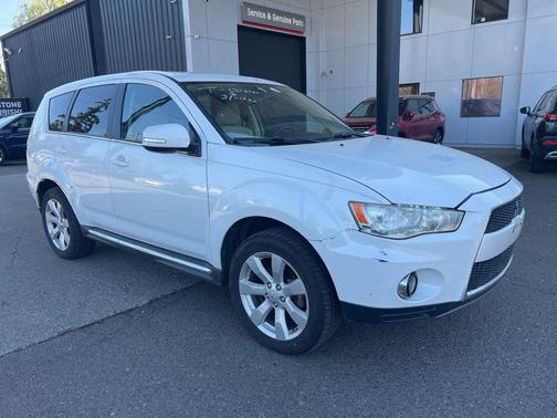 Diamond White Pearl 2010 Mitsubishi Outlander GT