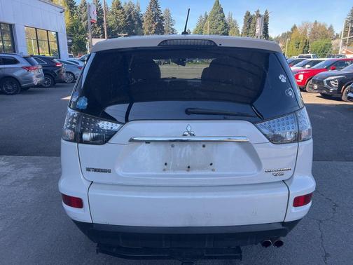 Diamond White Pearl 2010 Mitsubishi Outlander GT