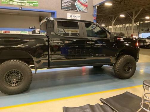2022 Chevrolet Silverado 1500 Custom Trail Boss