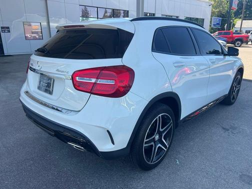 Cirrus White 2017 Mercedes-Benz GLA 250 4MATIC