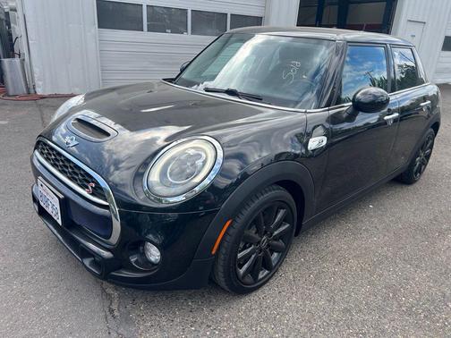 Midnight Black Metallic 2018 MINI Hardtop Cooper S