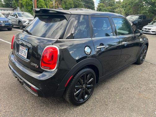 Midnight Black Metallic 2018 MINI Hardtop Cooper S