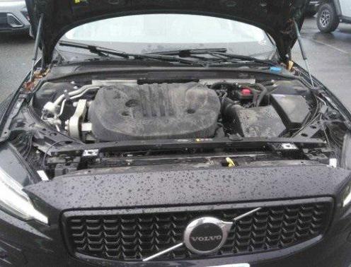 2024 Volvo S60 B5 Core Dark Theme