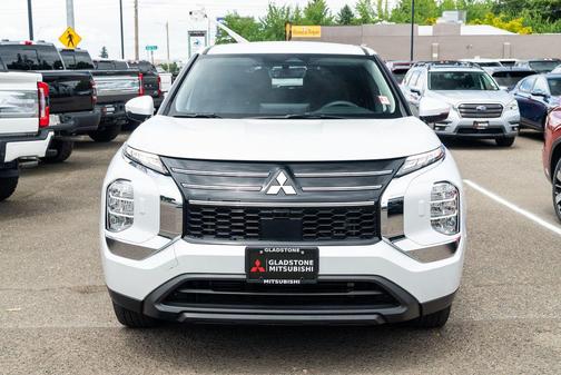 White Diamond 2025 Mitsubishi Outlander ES S-AWC