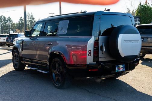 2023 Land Rover Defender 130 X-Dynamic SE